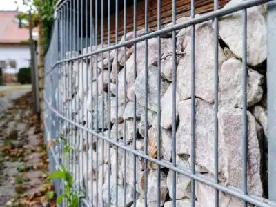 Le gabion métallique pour votre clôture extérieure