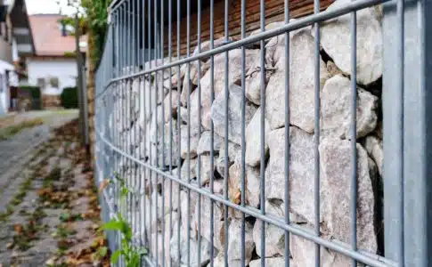 Le gabion métallique pour votre clôture extérieure